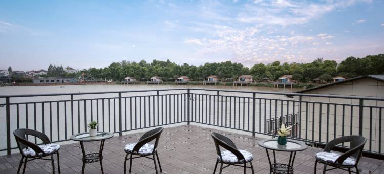 君山岛·云上湖宿图片