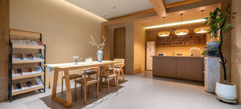 旅青春·巷往民宿(城市中心广场店)图片