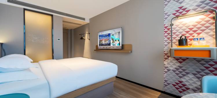 柏曼酒店(武汉汉口金融中心新华路店)图片