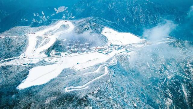 简蓝·Luxury山景亲子度假民宿(云上草原滑雪场店)图片