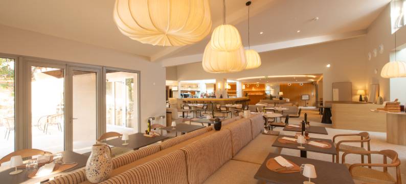 金色郁金香亚维侬乐天堂(Golden Tulip Avignon le Paradou)图片