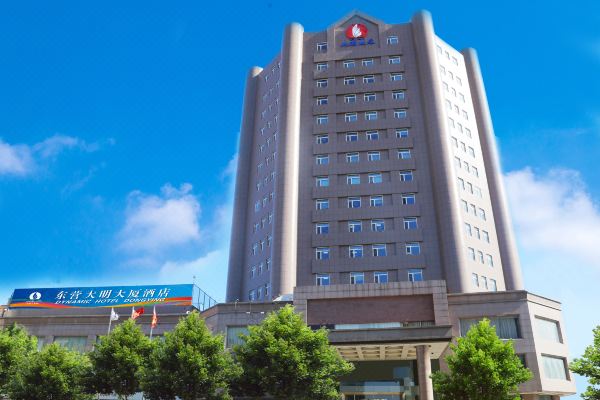 紧邻胜利油田石油管理局,东营市商业大厦,百货大楼,商河路商业街,周边