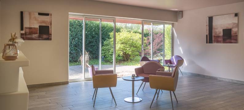 蒙贝利亚尔南魅力酒店(Charme Hôtel, Montbéliard Sud)图片