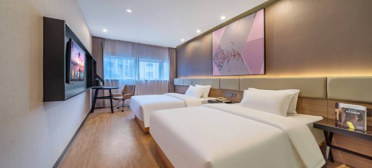 IU酒店(重庆杨家坪步行街地铁站店)图片