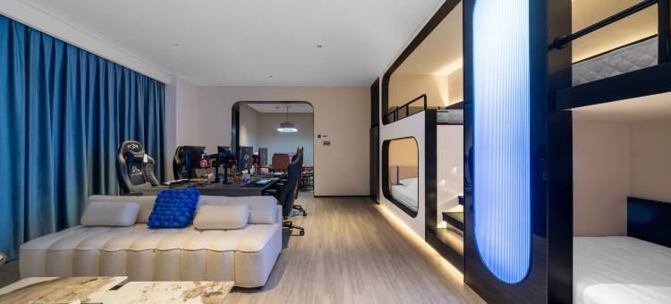 EHA辉月电竞酒店(咸宁温泉路中辉国际广场店)图片