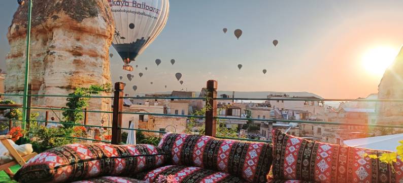 Vintage Cave House图片