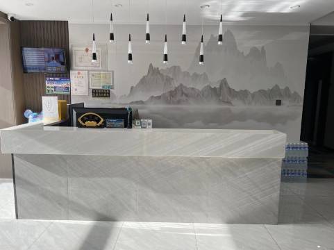 和林格尔蒙和酒店