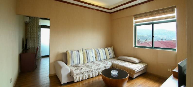 龙陵热水塘温泉酒店图片