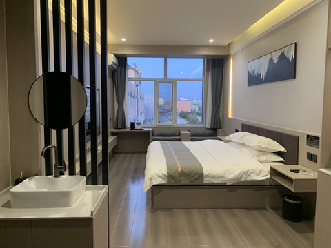 丰镇朵亚商旅酒店