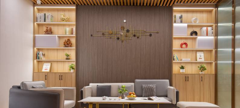 越家秋途酒店(象湖南大一附院店)图片