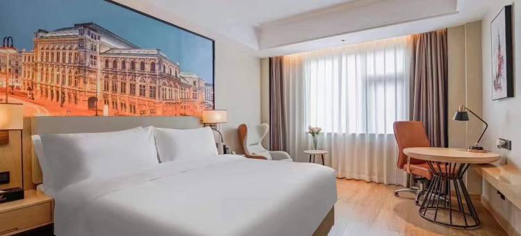 南屿轻奢影院酒店(厦门高崎机场创新园地铁站店)图片