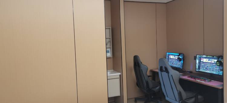 半十先生酒店图片