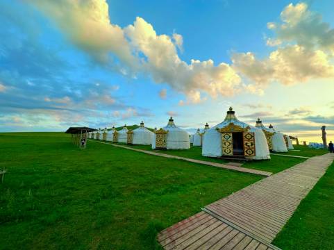 乌拉盖双格尔汗城蒙古包