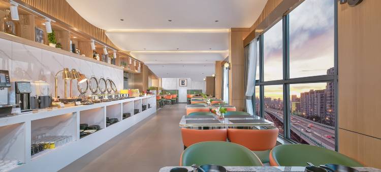 维也纳国际酒店(海口汽车西站秀英港店)图片