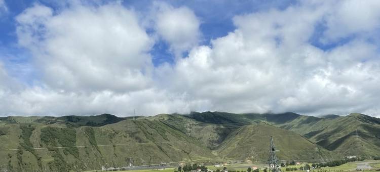 新都桥立启河边民宿图片