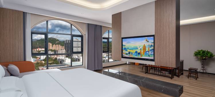 泸源国际酒店(阿庐古洞风景区店)图片