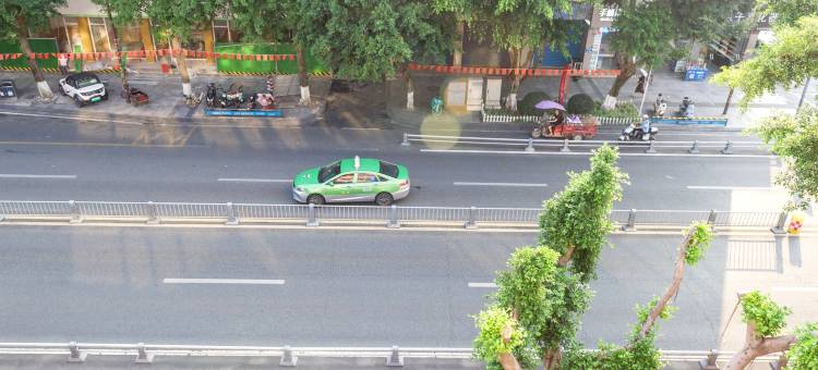 OYO逸家商务酒店(成都郫都区东大街夜市口店)图片