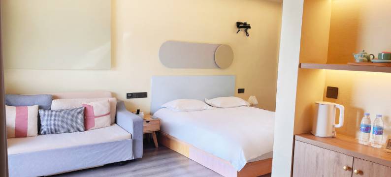 龙泉苏幕遮江景民宿(三江口店)图片