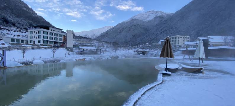 康定雅谷林卡温泉酒店图片