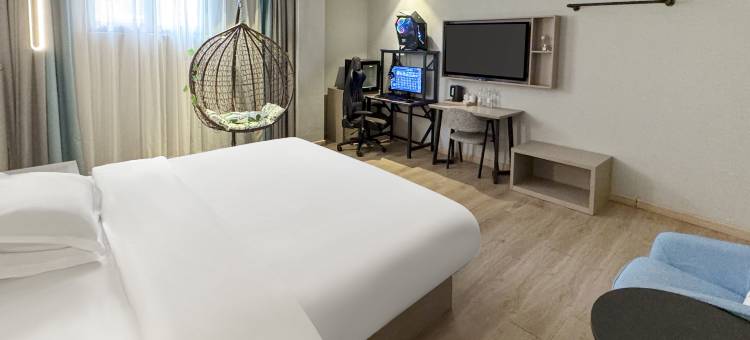 亚信电竞酒店(福州长乐动车站首占店)图片