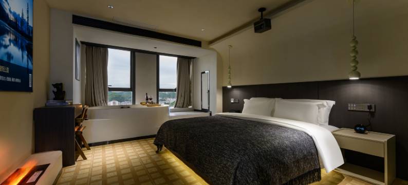 Yolo·云上汤池酒店(花果园财富广场店)图片