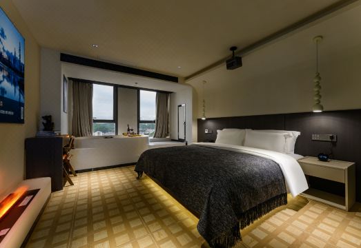 Yolo·云上汤池酒店（花果园财富广场店）外景图