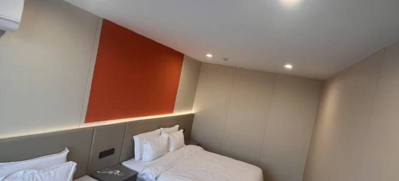 菏泽柒月酒店(三角花园店)图片