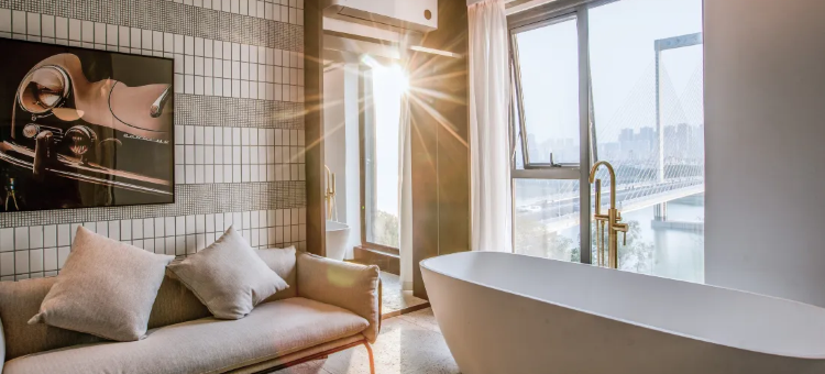 优范Plus·江景酒店(医科大一附院南湖公园店)图片