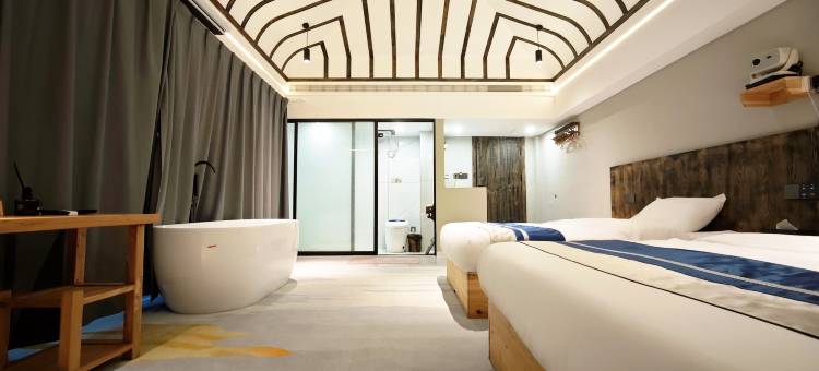 额尔古纳黑山头镇牧云右岸雅居酒店图片