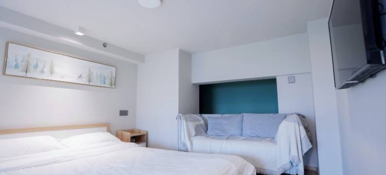 趣玩电竞公寓(杭州良渚文化村LGD电竞中心店)图片