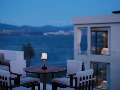 在海一方Azure Shore|180°环幕日出海景·设计师美学隐逸度假酒店图片