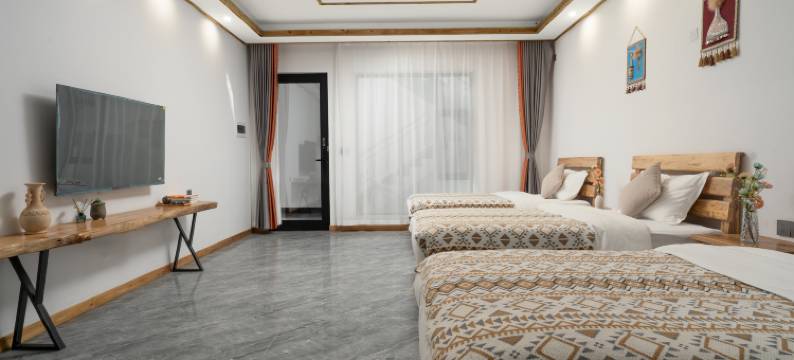 那拉提蓬山风起民宿图片