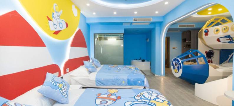 徕加亲子酒店(景洪告庄星光夜市店)图片