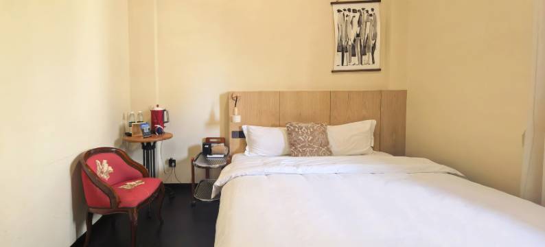 观己·拙然居民宿(江南宋城历史文化旅游区古城墙店)图片