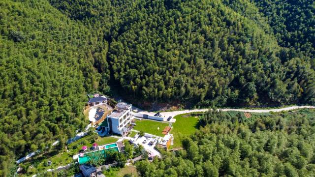 青衫里兮谣・20米星空泳池野墅