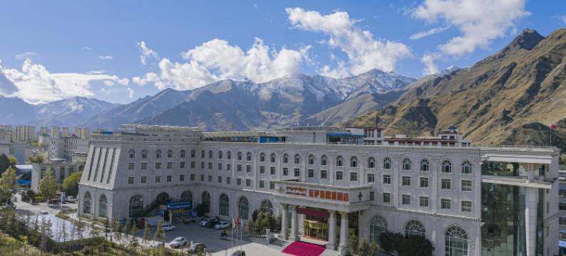 拉萨吾思藏酒店(大昭寺店)图片