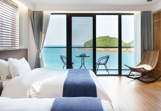 Zhujiajian Shuitian Yise·Super First-line Seaview Holiday Villa (Xiaowu Shitang Branch)Hotel Overview