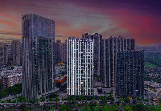 成都东站绿地468中心亚朵酒店外景图