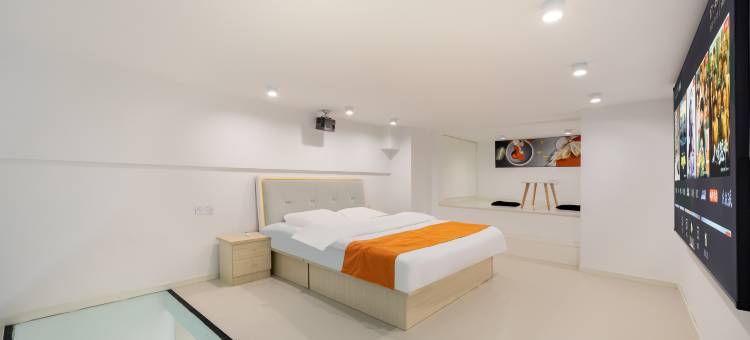 乃芯电影精品loft主题公寓(沈阳中街大悦城E魔方店)图片