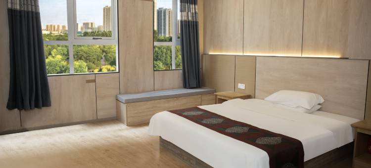 云绯酒店(郑州新郑机场恩平湖地铁站店)图片