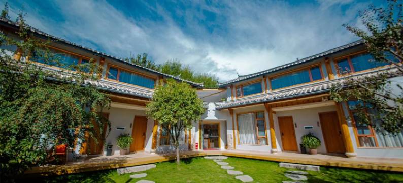 陌野丨日照金山·Luxury雪山观景·花园庭院(白沙古镇店)图片
