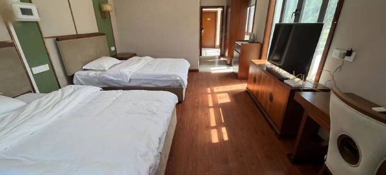 类乌齐渝昌缘民宿(康巴花都店)图片