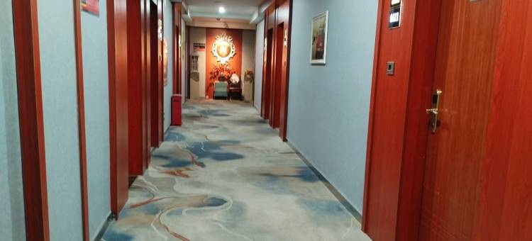 速8酒店(奎屯驿马巷美食街店)图片