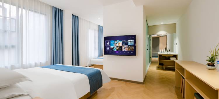 四季华悦精品酒店(洛阳火车站丹尼斯大卫天地店)图片