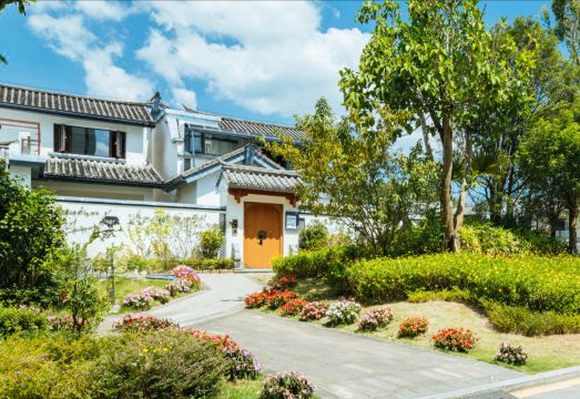 悦山水度假美宿外景图