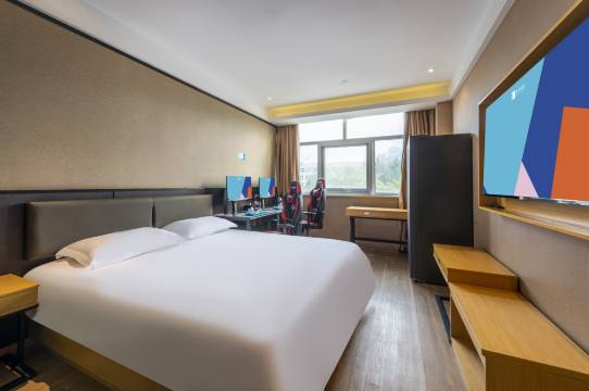 爱电竞酒店(南京百家湖天元西路地铁站店)