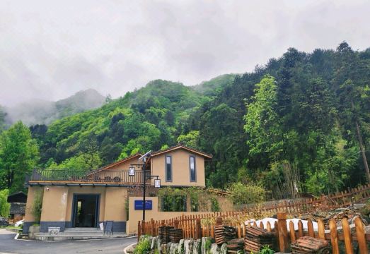 Foping Baima Star Boutique B&B Hotel Overview