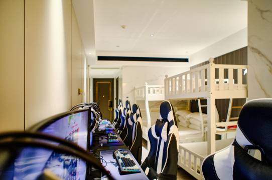 荔浦悦江电竞大酒店