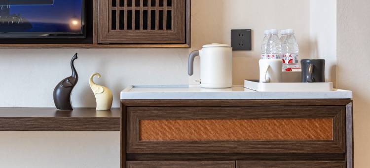 泊纳荟舍连锁酒店(盈江盈湖公园店)图片