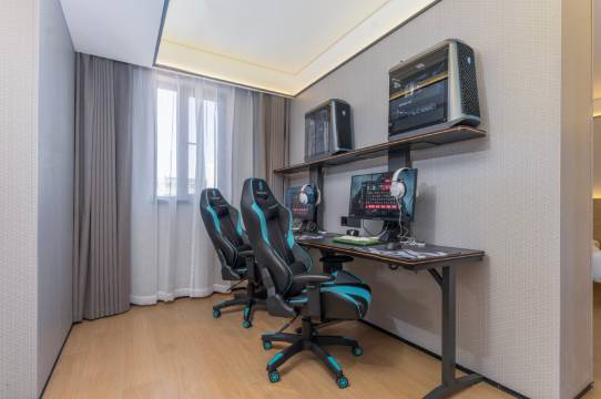 雷神电竞酒店(青岛栈桥火车站金茂湾店)图片